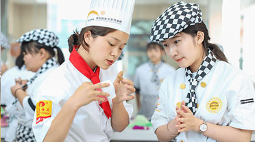 Ů���ǵĴ�ѧУ԰����