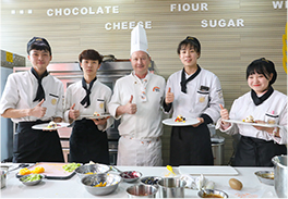 �����¶�����������ѧУƷ������